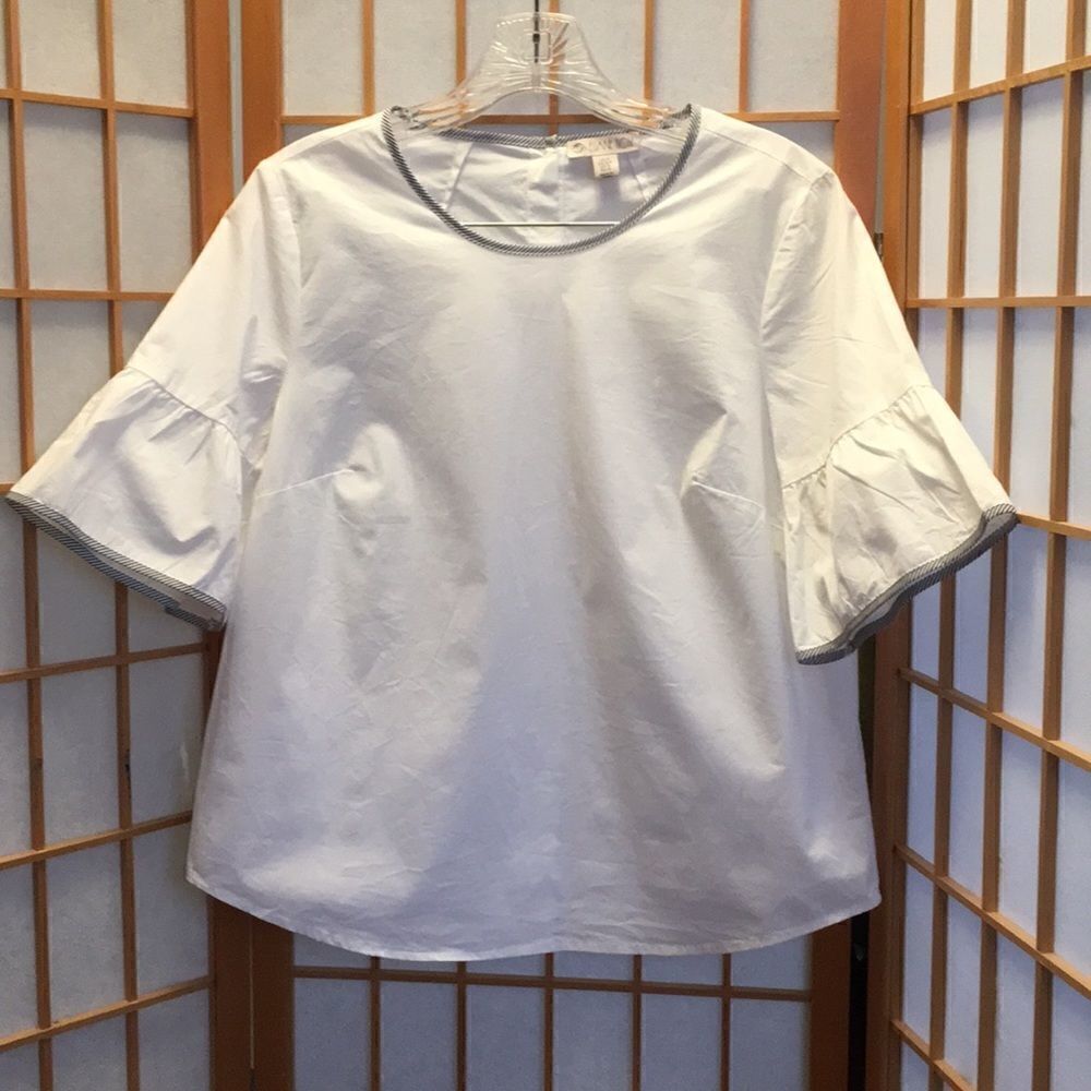 3/$20 Elaine Rose Back Buttoned Top w/ Butterfly Sleeves